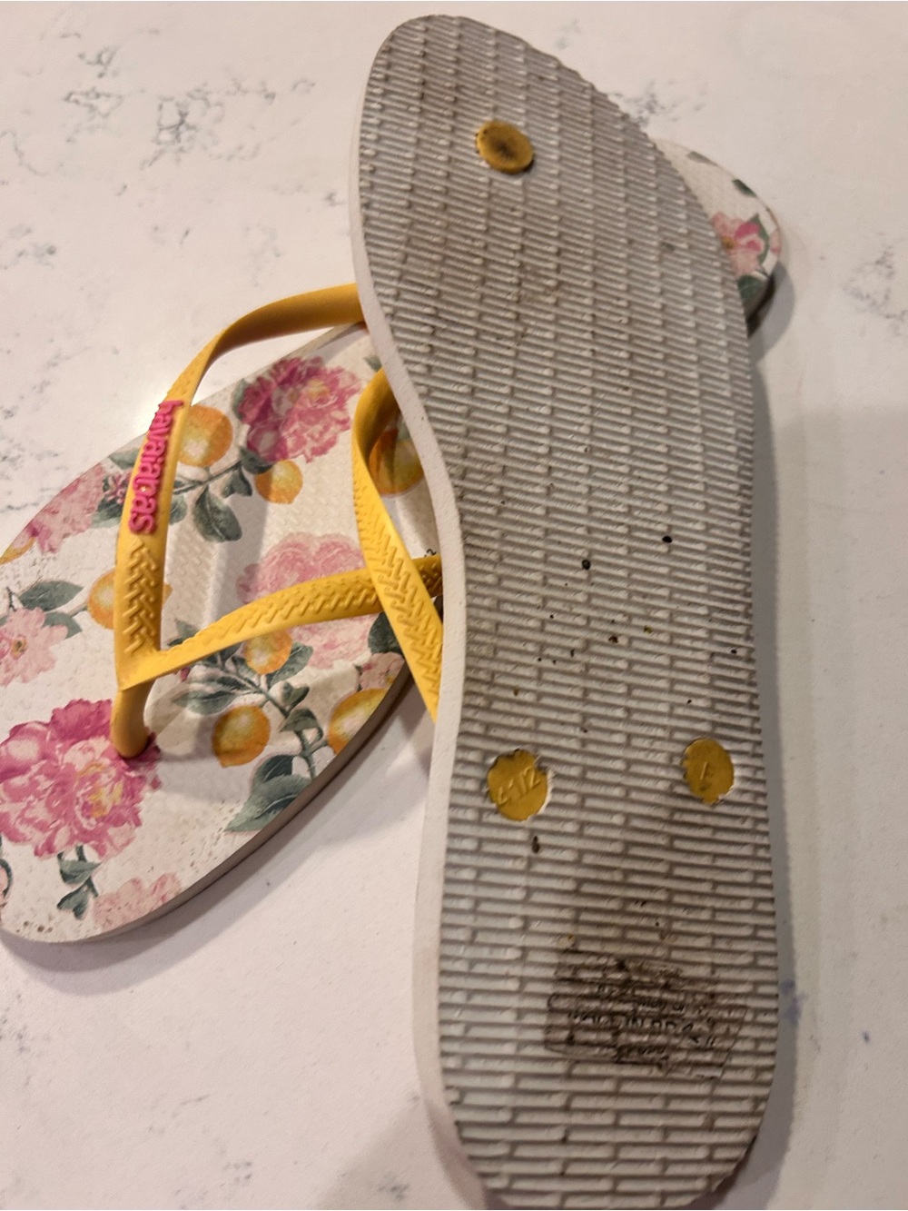 Havaianas Yellow Strap Floral Lemon Print Sandals - Picture 3 of 3